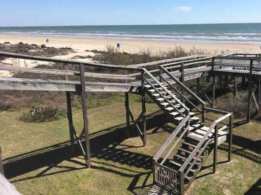 Villa Athena'S Oceanfront Haven à Surfside Beach Extérieur photo